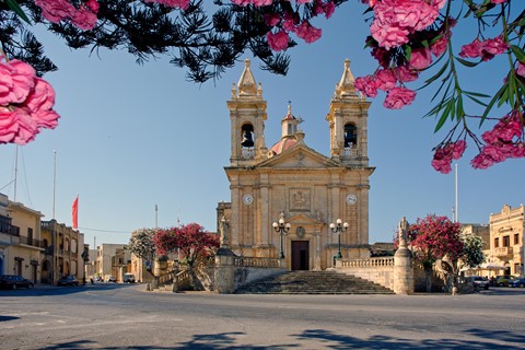 Photo by Gerard Beullac