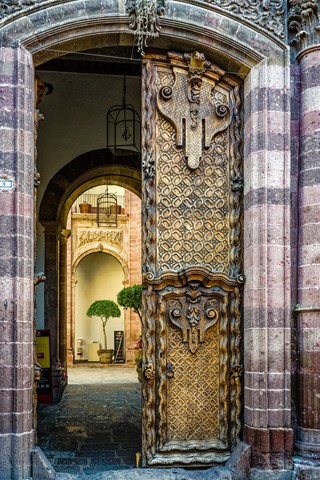 Photo by georgehakim