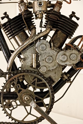 Photo by manishtushu