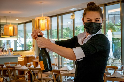 Photo by georgehakim