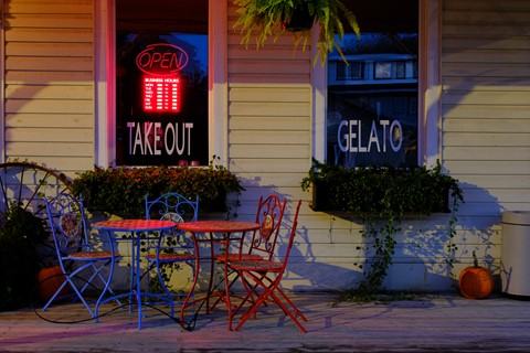 Photo by Maurice Byatt