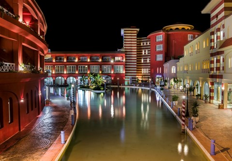 Photo by Hussein ManSii